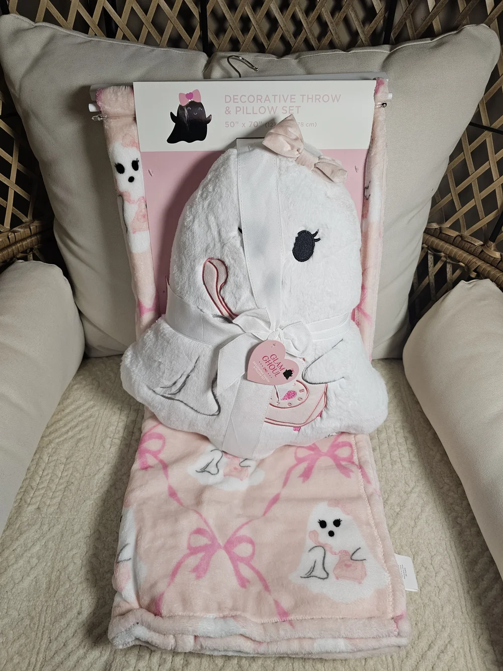 Plush White Ghost Pillow with Pink Bow Decorative Throw Set